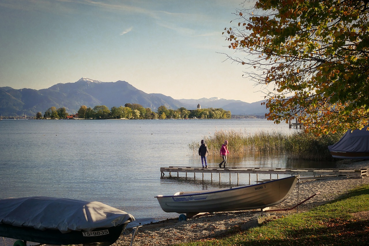 Inselhopping im Frühling die Chiemseeinseln erwachen aus